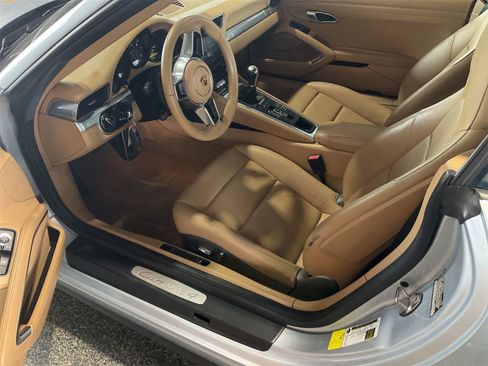Used 2017 Porsche 911 Carrera 4 AWD/4WD image 7