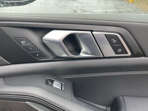 Used 2025 BMW X7 xDrive40i w/ M Sport Package image 15