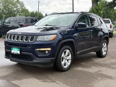 Used 2019 Jeep Compass Latitude w/ Safety & Security Group AWD/4WD image 4