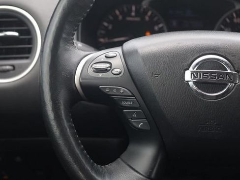Used 2019 Nissan Pathfinder SV w/ SV All Weather Package AWD/4WD image 10