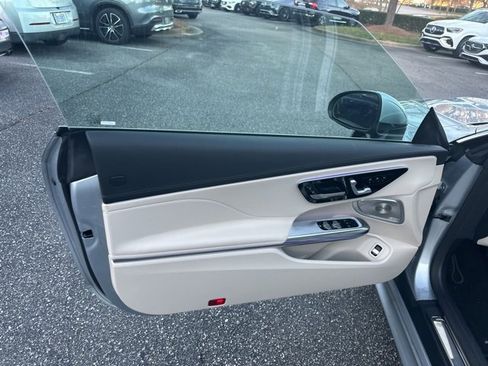 Used 2024 Mercedes-Benz CLE 450 4MATIC Cabriolet image 10
