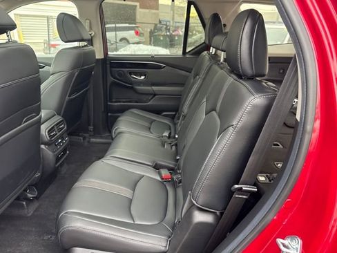 Certified 2025 Honda Pilot Touring image 14