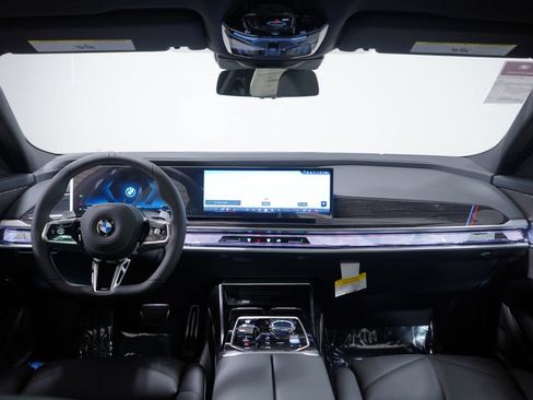 Used 2026 BMW 740i w/ Premium Package RWD image 11