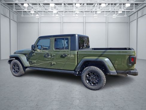 Used 2023 Jeep Gladiator Willys image 3