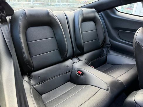 Used 2022 Ford Mustang GT Premium image 9