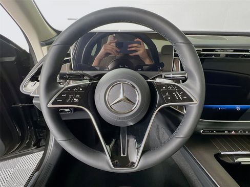 New 2026 Mercedes-Benz E 350 4MATIC Sedan image 11
