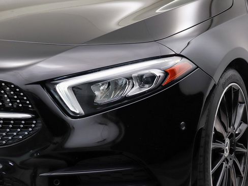 Used 2021 Mercedes-Benz A 220 w/ AMG Line image 9