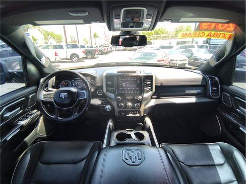 Used 2019 RAM 1500 Laramie AWD/4WD image 6