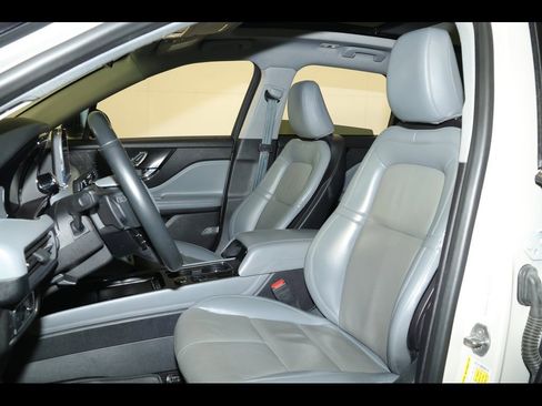 Used 2021 Lincoln Corsair AWD w/ Premium Package image 20