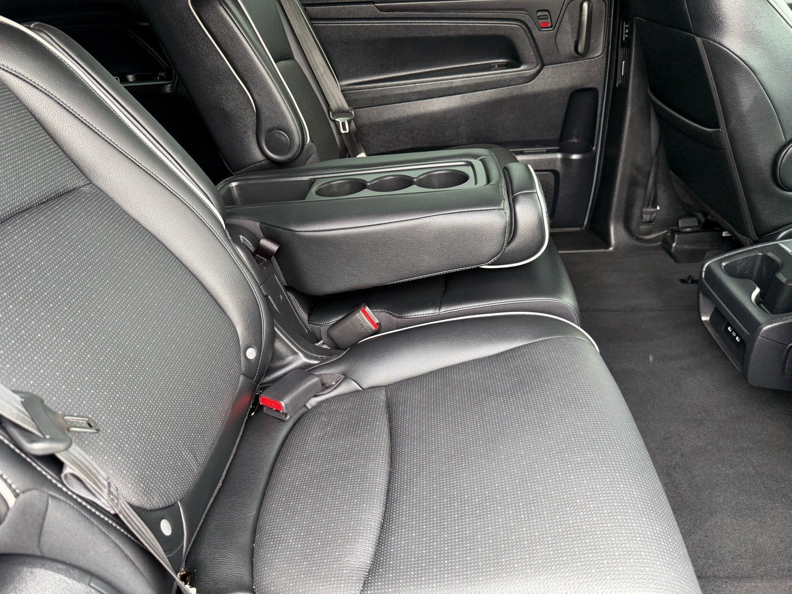 Used 2025 Honda Odyssey Elite image 29