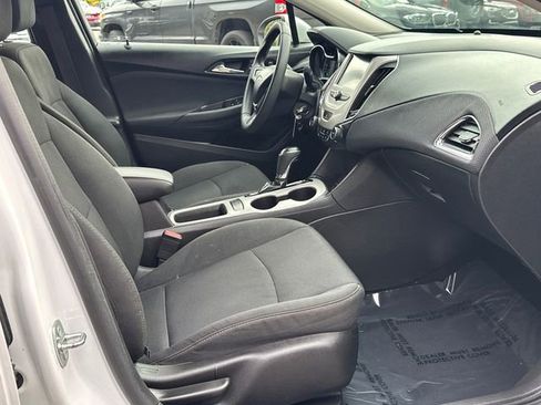 Used 2016 Chevrolet Cruze LS FWD image 13