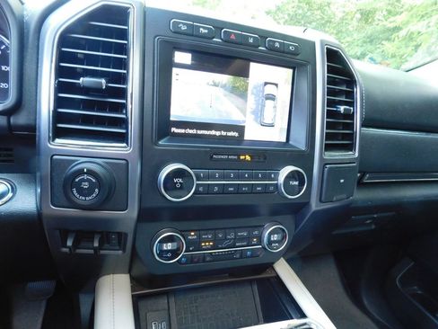 Used 2020 Ford Expedition Platinum AWD/4WD image 11
