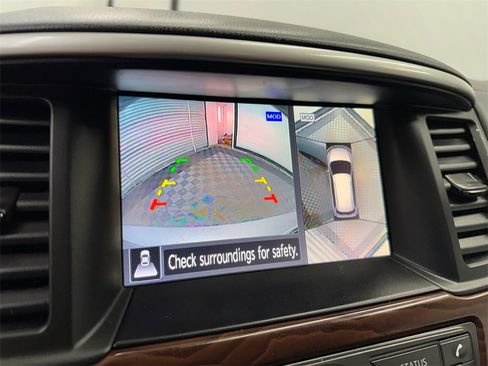 Used 2020 Nissan Pathfinder Platinum image 34