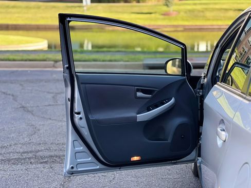 Used 2010 Toyota Prius One FWD image 33