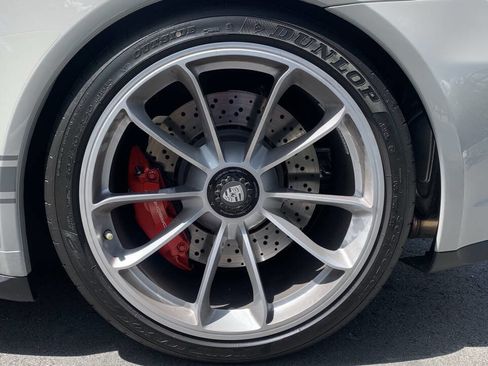 Used 2018 Porsche 911 GT3 RWD image 11