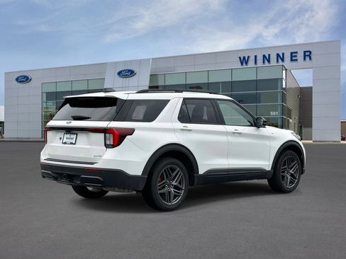 Used 2025 Ford Explorer ST-Line w/ ST-Line Street Pack AWD/4WD image 4
