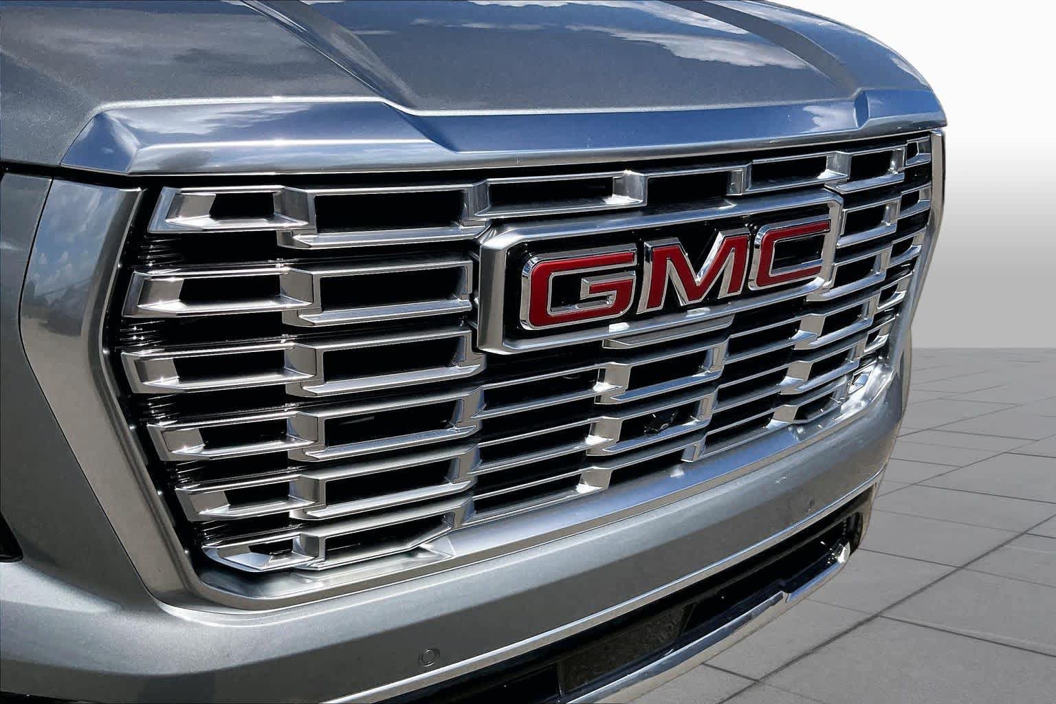 Used 2025 GMC Yukon Denali RWD image 29