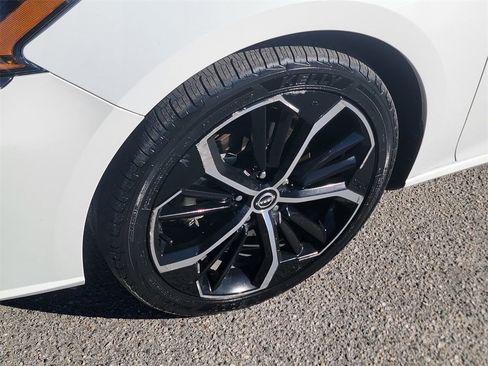 Used 2024 Nissan Altima 2.5 SR image 10