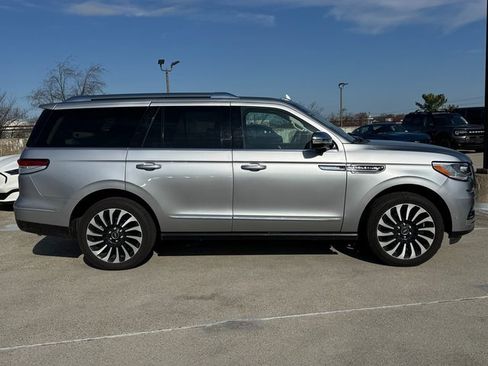 Used 2022 Lincoln Navigator Black Label image 3