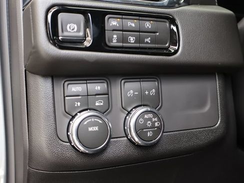 New 2026 GMC Yukon Denali AWD/4WD image 23