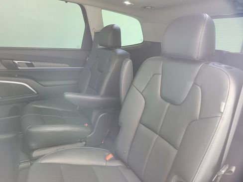 Used 2024 Kia Telluride SX FWD image 12