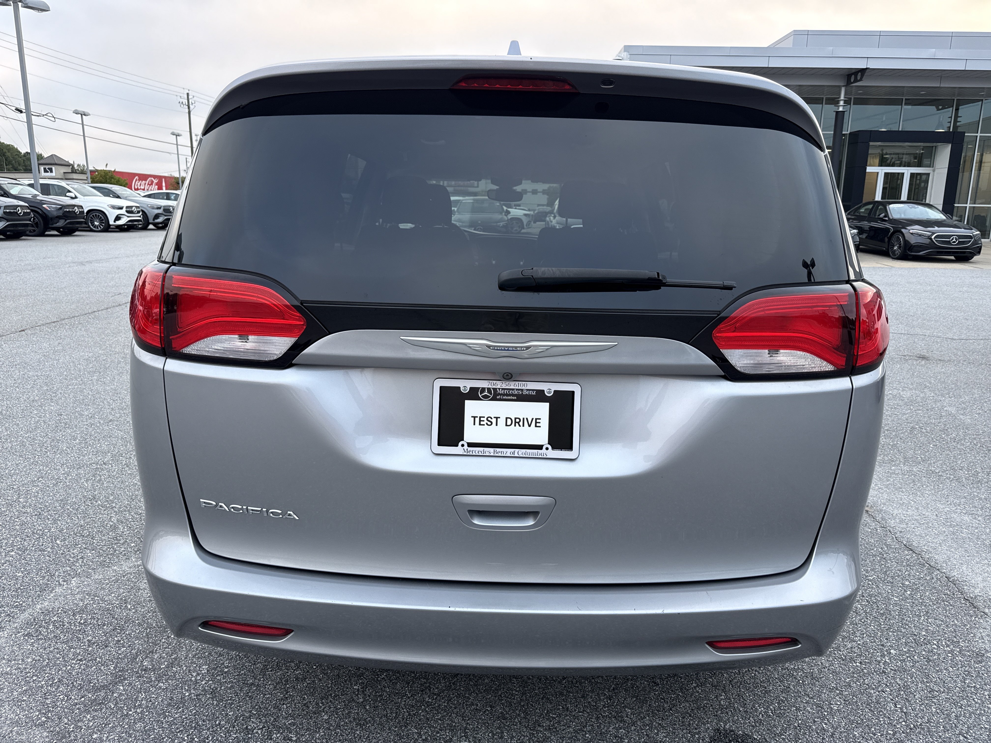 Used 2017 Chrysler Pacifica LX FWD image 9