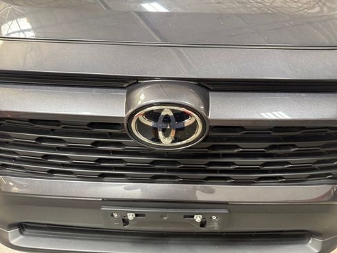 Used 2025 Toyota RAV4 XLE FWD image 23