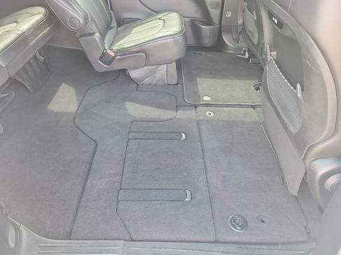 Used 2025 Chrysler Pacifica Select image 29