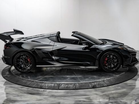 Used 2026 Chevrolet Corvette ZR1 w/ ZR1 Carbon Fiber Aero Package RWD image 27