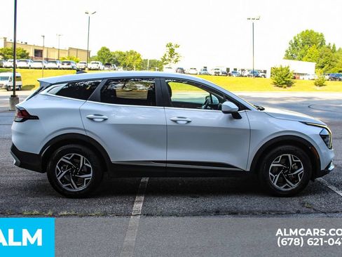 Used 2025 Kia Sportage LX FWD image 8
