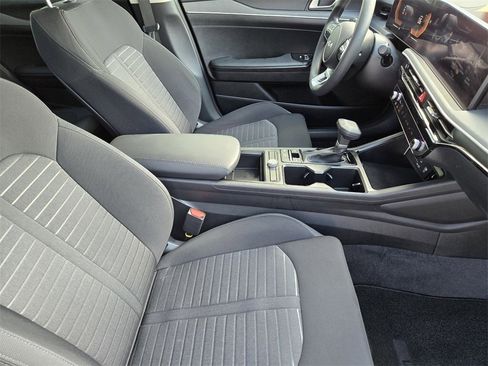 New 2025 Kia K5 LXS image 11