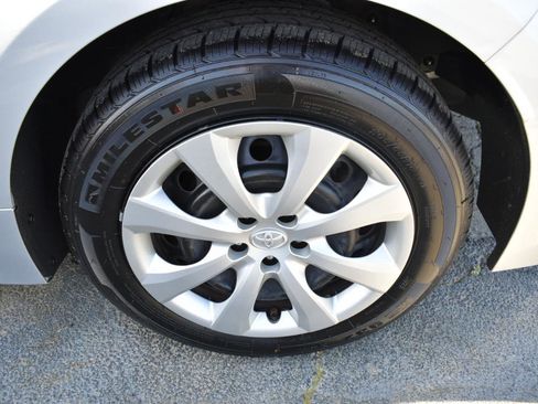 Used 2022 Toyota Corolla LE image 25