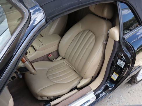 Used 2002 Jaguar XK8 Convertible image 30