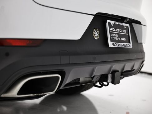 Certified 2025 Porsche Cayenne w/ Premium Package Plus image 15