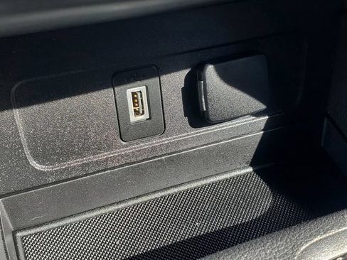 Used 2019 Ford Escape SE AWD/4WD image 24