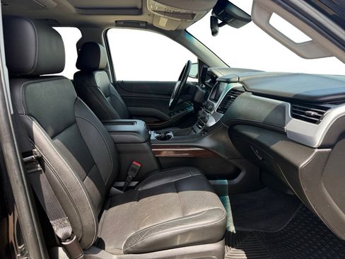 Used 2019 GMC Yukon SLT w/ Graphite Performance Edition AWD/4WD image 11