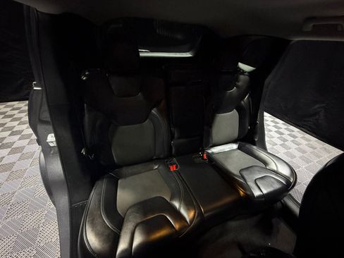 Used 2020 Jeep Cherokee Latitude Plus FWD image 18