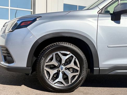 Used 2023 Subaru Forester Premium AWD/4WD image 10