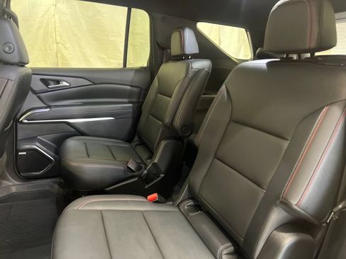 Used 2024 Chevrolet Traverse Z71 w/ Enhanced Driving Package AWD/4WD image 37