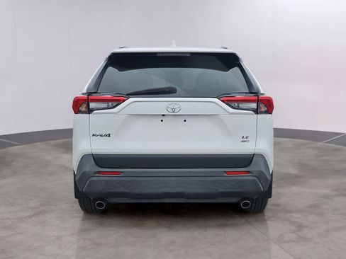 Used 2019 Toyota RAV4 LE w/ Carpet Mat Package image 5