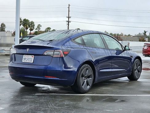 Used 2021 Tesla Model 3 Standard Range Plus image 17