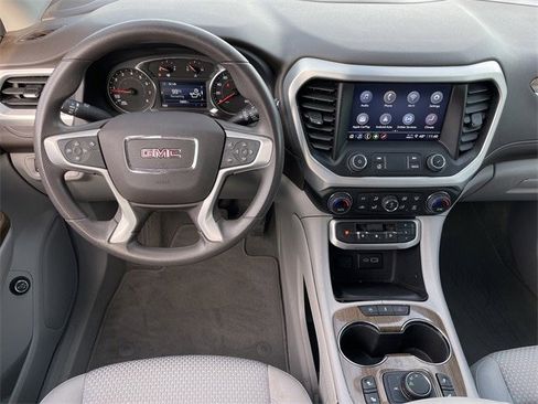 Used 2023 GMC Acadia SLE w/ Driver Convenience Package image 10