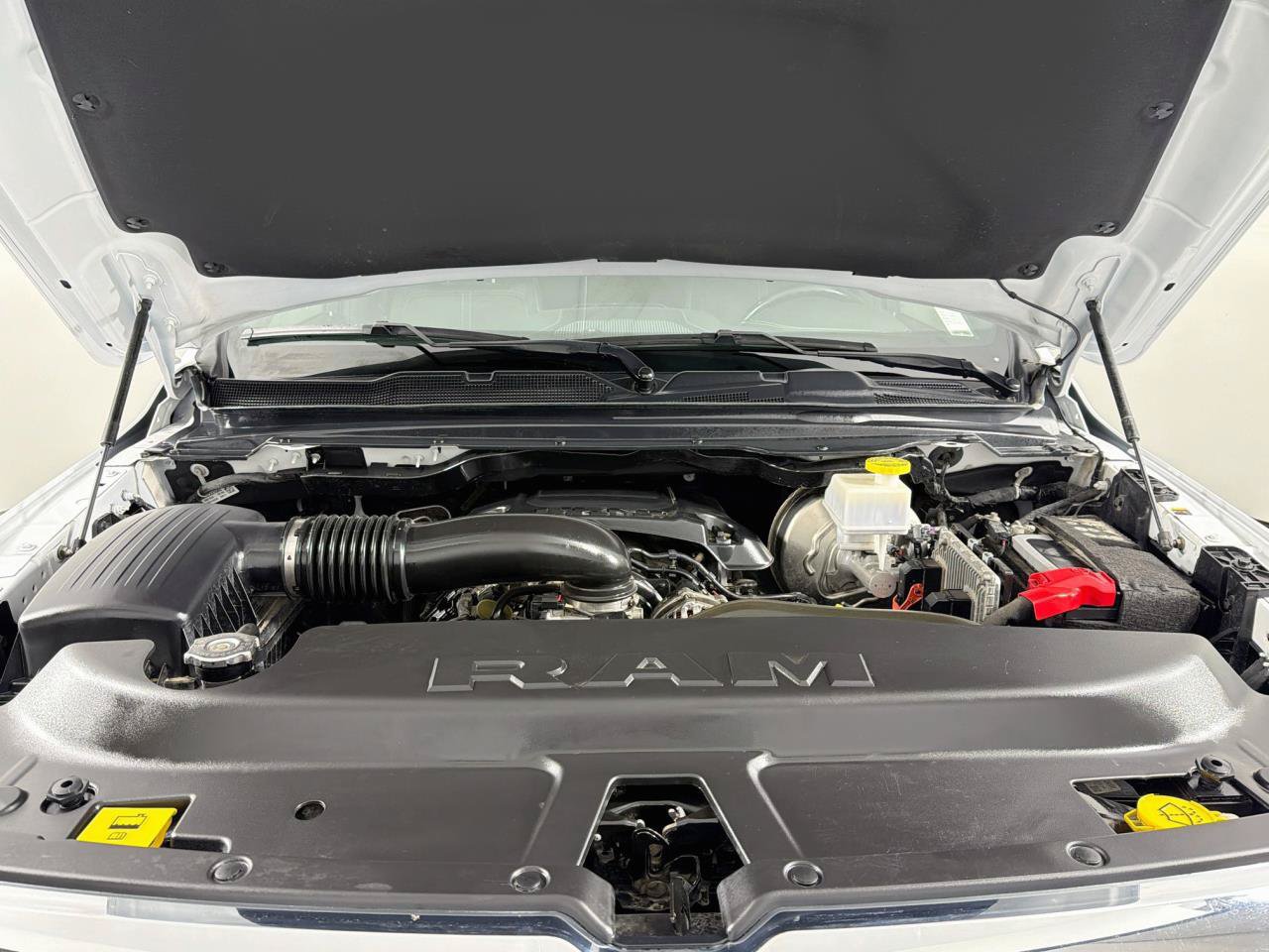 Used 2022 RAM 1500 Limited w/ Body-Colour Bumper Group AWD/4WD image 40
