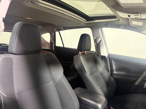 Used 2018 Toyota RAV4 XLE AWD/4WD image 25