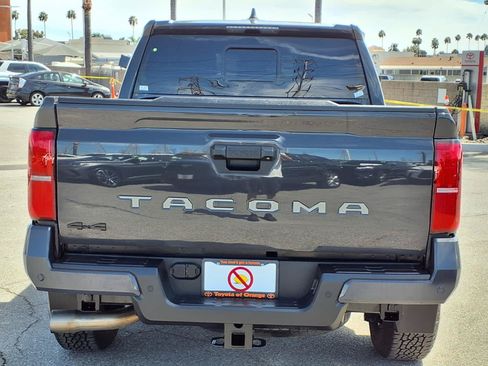 Certified 2024 Toyota Tacoma TRD Off-Road w/ TRD Off Road Upgrade Package AWD/4WD image 5
