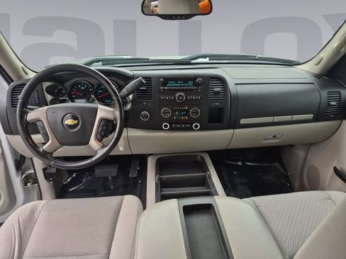 Used 2011 Chevrolet Silverado 3500 LT w/ Interior Plus Package AWD/4WD image 12