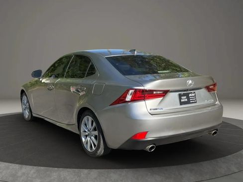 Used 2015 Lexus IS 250 RWD image 4