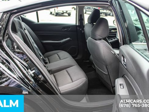 Used 2024 Nissan Altima 2.5 SV FWD image 18