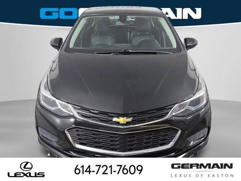 Used 2018 Chevrolet Cruze LT w/ Convenience Package image 3