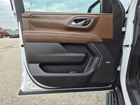 Used 2021 Chevrolet Suburban High Country w/ Premium Package AWD/4WD image 15